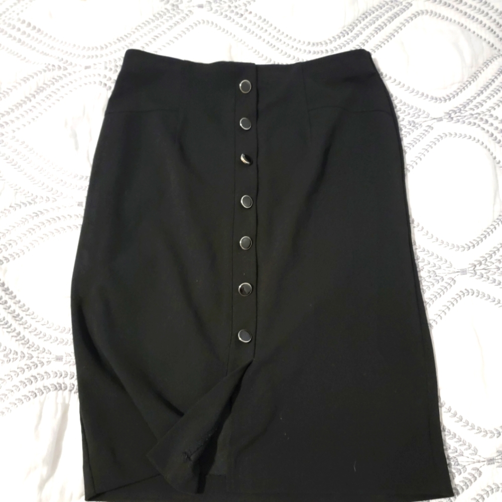 Black pencil skirt